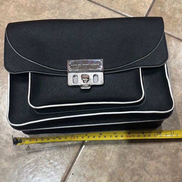 Marc by Marc Jacobs Black Crossbody Bag - Picture 8 of 9